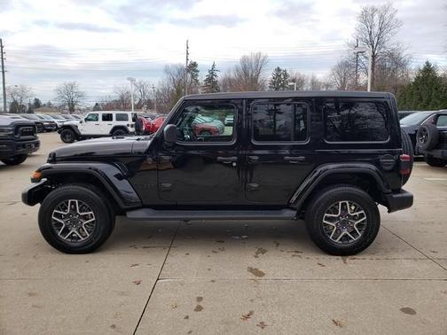 2025 Jeep Wrangler Sahara
