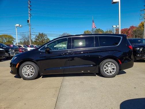2026 Chrysler Voyager LX