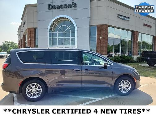 2023 Chrysler Voyager LX