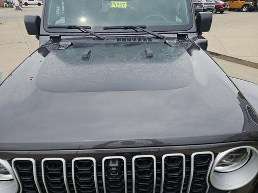 Granite Crystal Clearcoat Metallic 2025 Jeep Wrangler 4xe Sahara