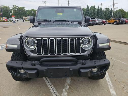 Granite Crystal Clearcoat Metallic 2025 Jeep Wrangler 4xe Sahara