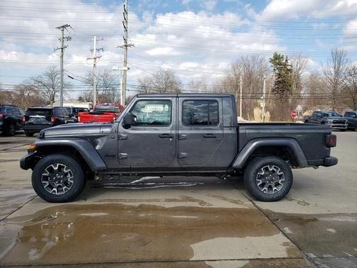 2026 Jeep Gladiator Sport