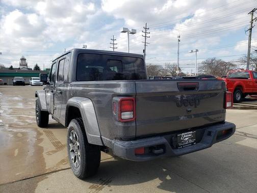 2026 Jeep Gladiator Sport