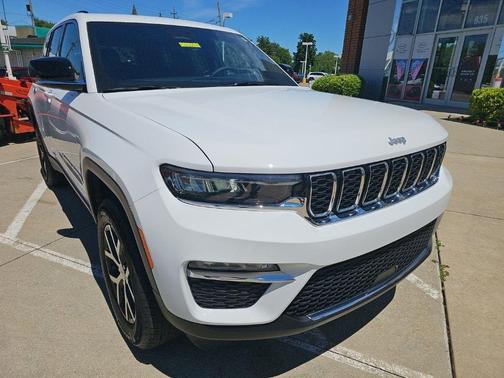 Bright White Clearcoat 2025 Jeep Grand Cherokee Limited