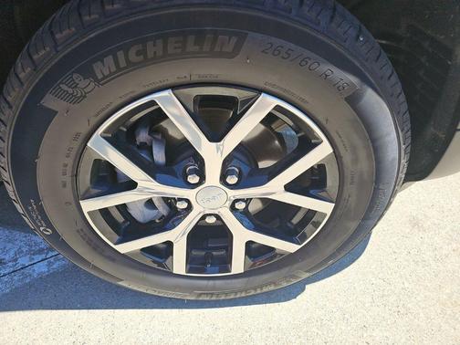 Bright White Clearcoat 2025 Jeep Grand Cherokee Limited