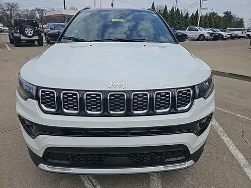 Bright White Clearcoat 2024 Jeep Compass Limited