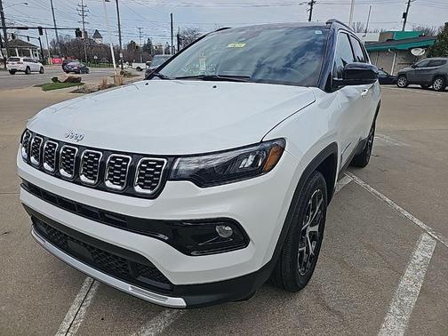 Bright White Clearcoat 2024 Jeep Compass Limited