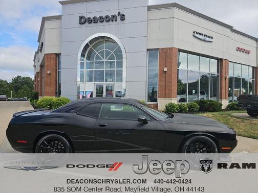 Pitch Black Clearcoat 2022 Dodge Challenger R/T Scat Pack