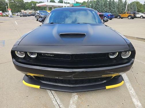 Pitch Black Clearcoat 2022 Dodge Challenger R/T Scat Pack