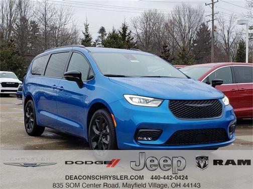 2026 Chrysler Pacifica Select