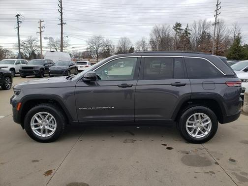 2025 Jeep Grand Cherokee Laredo