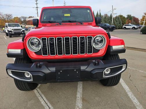 Firecracker Red Clearcoat 2026 Jeep Wrangler Sahara