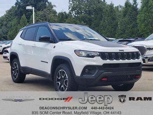 Bright White Clearcoat 2026 Jeep Compass Trailhawk