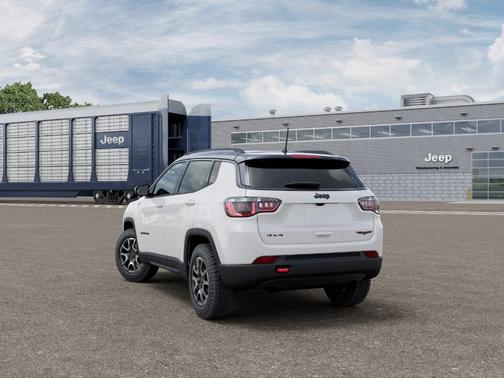 Bright White Clearcoat 2026 Jeep Compass Trailhawk