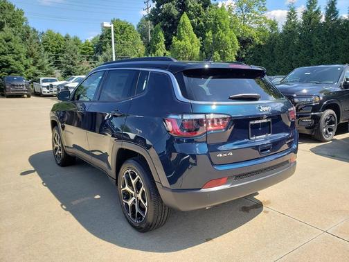 Fathom Blue Pearlcoat 2026 Jeep Compass Limited
