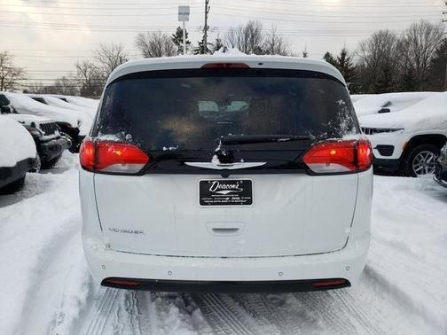 2026 Chrysler Voyager LX