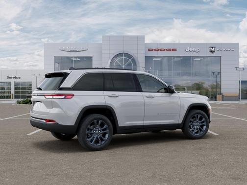 Bright White Clearcoat 2026 Jeep Grand Cherokee Sport