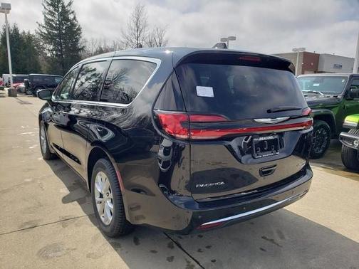 2026 Chrysler Pacifica Limited