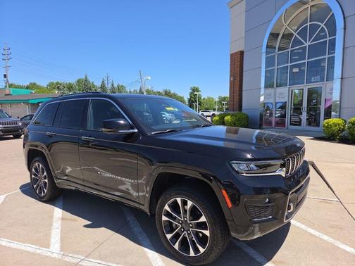 Diamond Black 2023 Jeep Grand Cherokee Overland