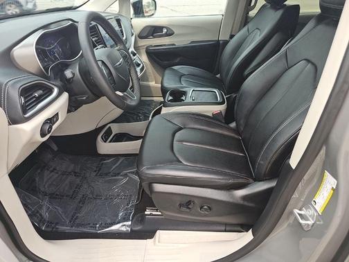 Ceramic Gray Clearcoat 2024 Chrysler Pacifica Touring-L