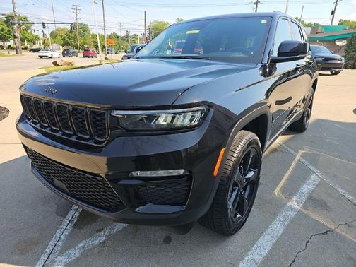 Diamond Black 2025 Jeep Grand Cherokee Limited