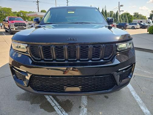 Diamond Black 2025 Jeep Grand Cherokee Limited