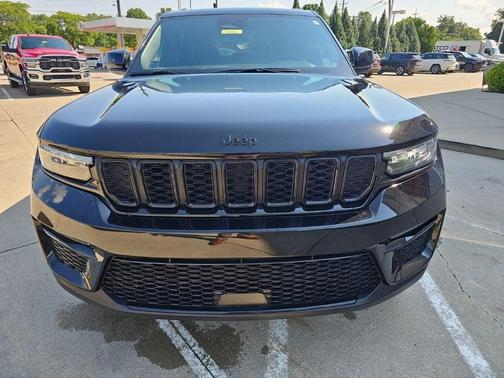 Diamond Black 2025 Jeep Grand Cherokee Limited