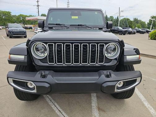 Black Clearcoat 2025 Jeep Wrangler 4xe Sahara