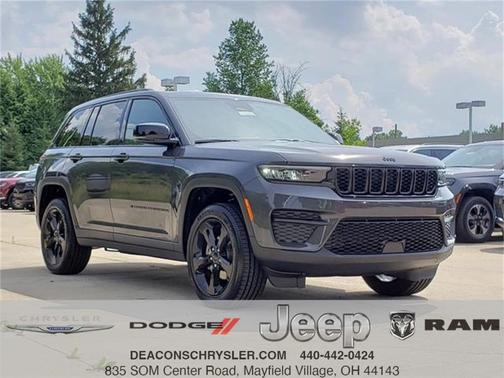 2025 Jeep Grand Cherokee Laredo