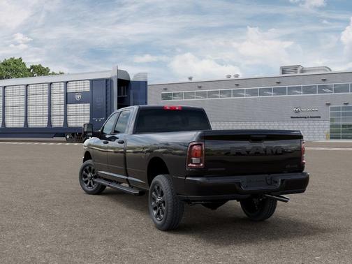 Diamond Black 2026 RAM 2500 Big Horn