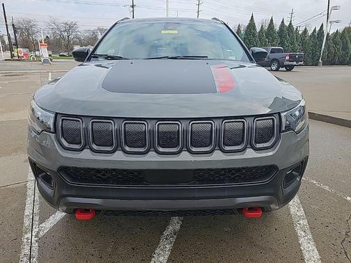Sting Gray Clearcoat 2022 Jeep Compass Trailhawk