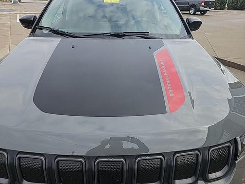 Sting Gray Clearcoat 2022 Jeep Compass Trailhawk