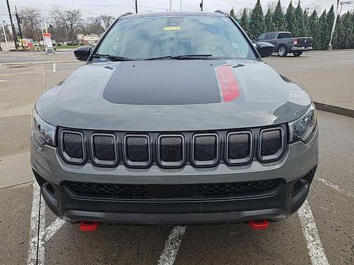 Sting Gray Clearcoat 2022 Jeep Compass Trailhawk