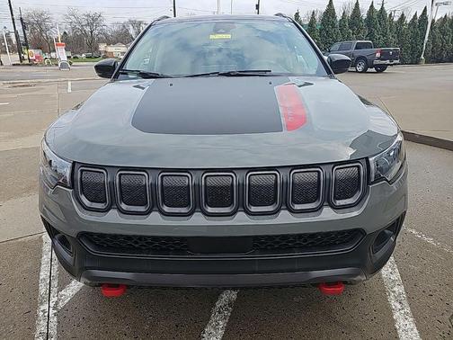 Sting Gray Clearcoat 2022 Jeep Compass Trailhawk