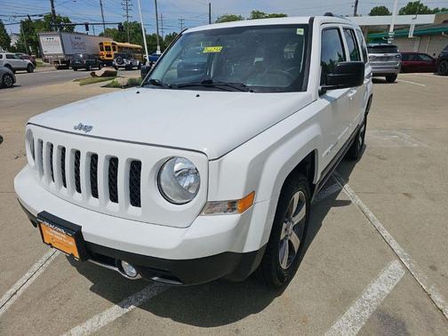 Bright White Clearcoat 2017 Jeep Patriot High Altitude