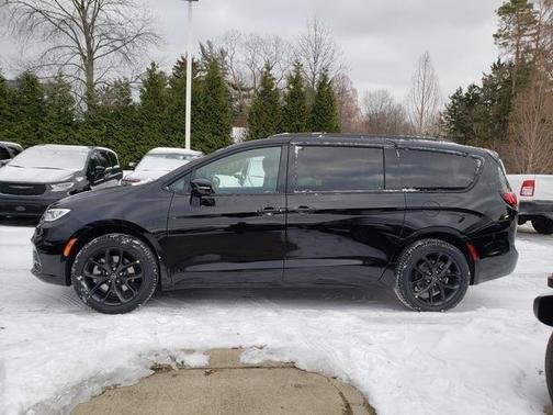 2026 Chrysler Pacifica Limited