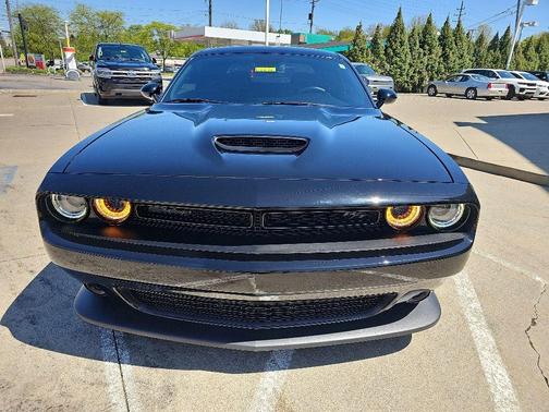 Pitch Black Clearcoat 2023 Dodge Challenger R/T