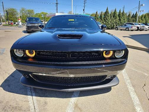 Pitch Black Clearcoat 2023 Dodge Challenger R/T