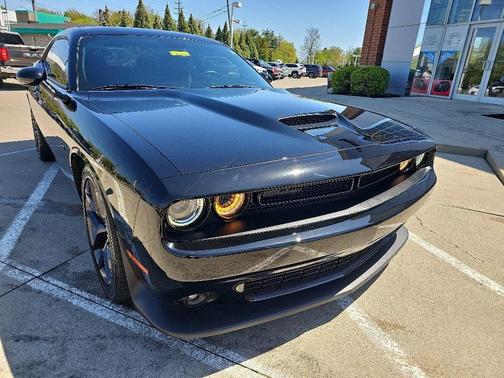 Pitch Black Clearcoat 2023 Dodge Challenger R/T