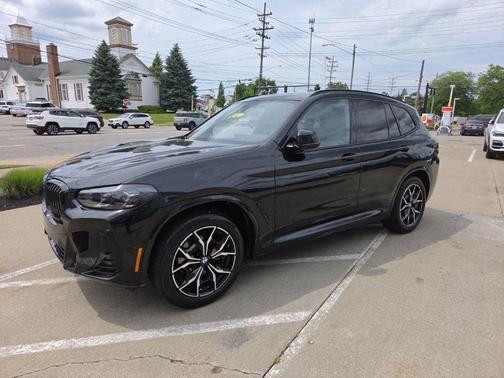 Black Sapphire Metallic 2024 BMW X3 xDrive30i