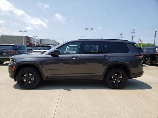 2025 Jeep Grand Cherokee L Laredo