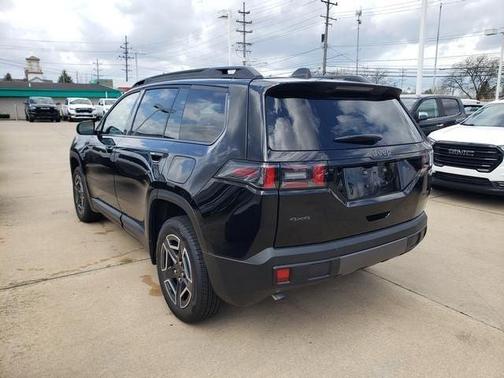 Diamond Black 2026 Jeep Cherokee LAREDO/LIMITED