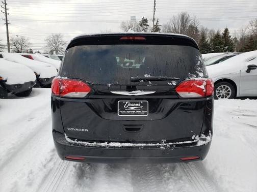 2026 Chrysler Voyager LX