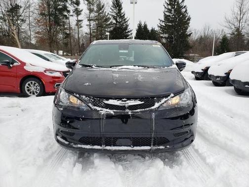 2026 Chrysler Voyager LX