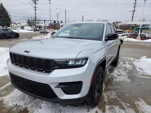 2024 Jeep Grand Cherokee Laredo