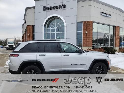 2024 Jeep Grand Cherokee Laredo