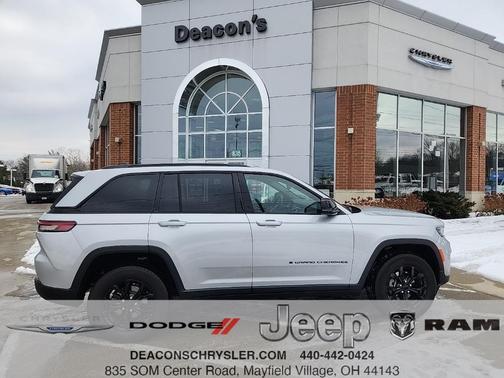 2024 Jeep Grand Cherokee Laredo