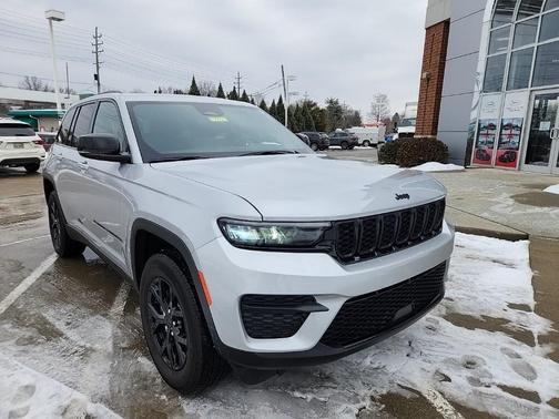 2024 Jeep Grand Cherokee Laredo