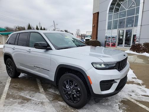 2024 Jeep Grand Cherokee Laredo