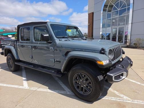 Anvil Clearcoat 2024 Jeep Gladiator Sport